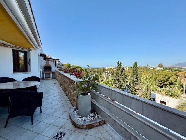 Apartamento con 3 Dormitorios  en Marbella