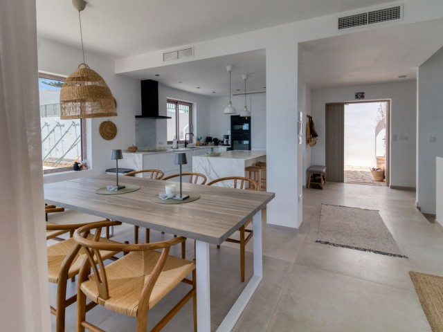 4 Bedrooms Villa in Torremuelle