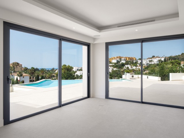4 Sovrums Villa i Estepona