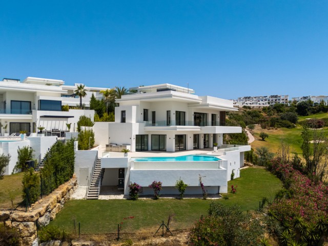 4 Sovrums Villa i Estepona