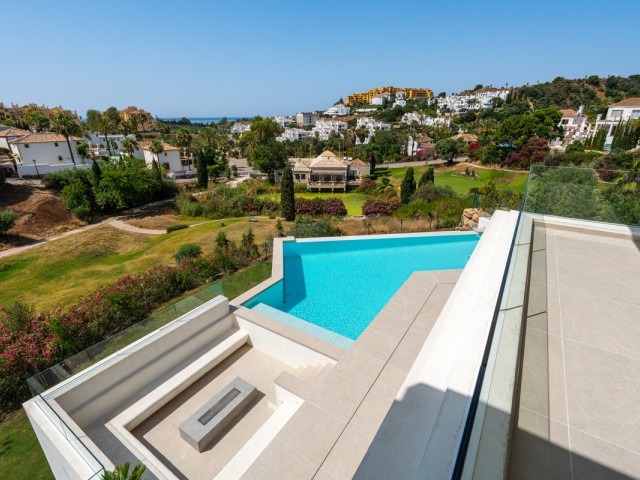 4 Sovrums Villa i Estepona