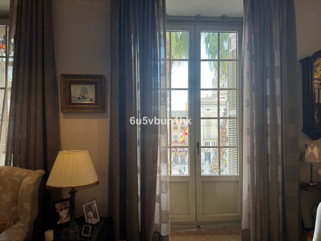 Apartamento con 3 Dormitorios  en Málaga
