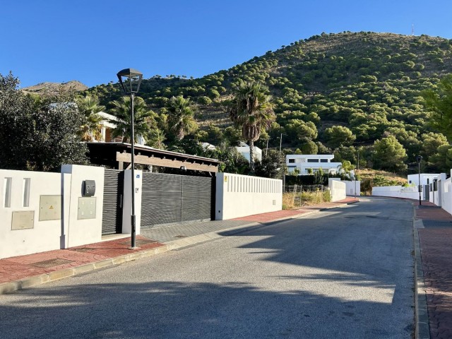 Villa con 4 Dormitorios  en Mijas