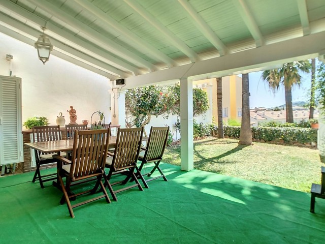Villa con 4 Dormitorios  en Arroyo de la Miel