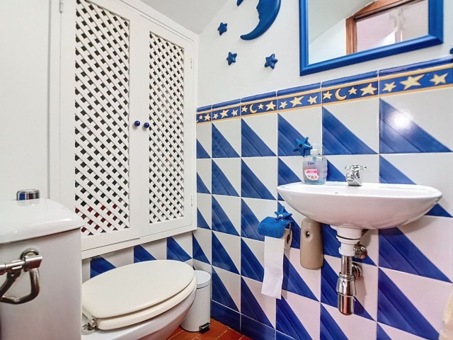 Villa con 4 Dormitorios  en Arroyo de la Miel