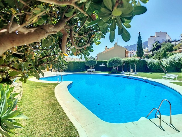 Villa con 4 Dormitorios  en Arroyo de la Miel