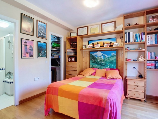 Villa con 4 Dormitorios  en Arroyo de la Miel