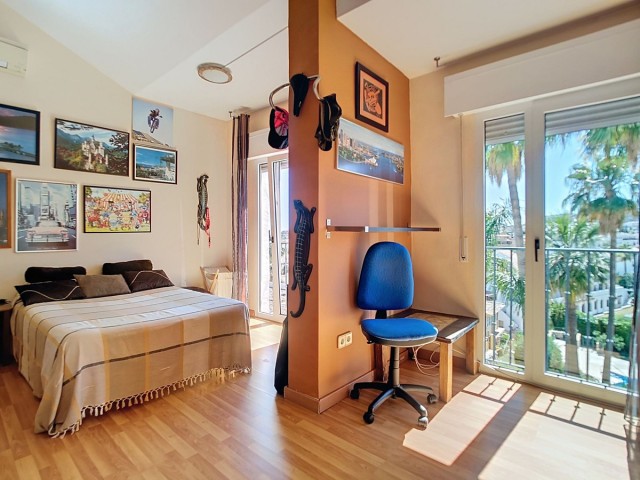 Villa con 4 Dormitorios  en Arroyo de la Miel