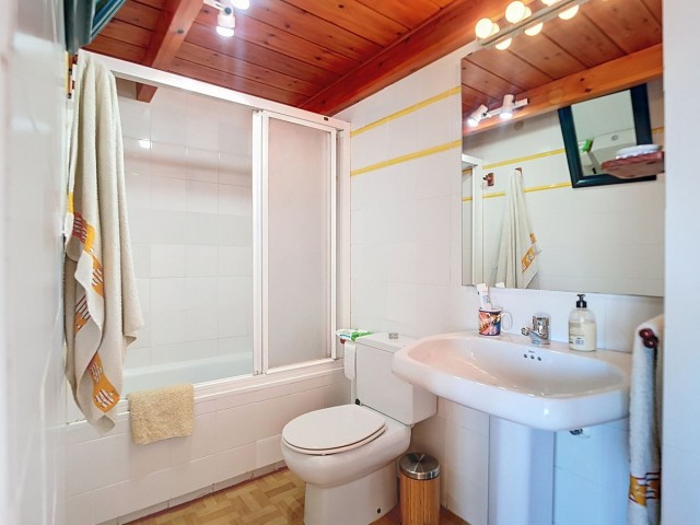 Villa con 4 Dormitorios  en Arroyo de la Miel