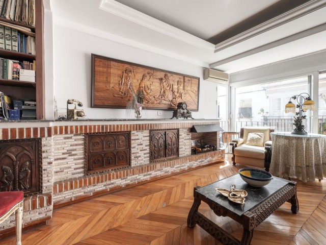 Apartamento con 3 Dormitorios  en Marbella