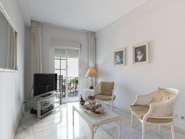 Apartamento con 3 Dormitorios  en Marbella