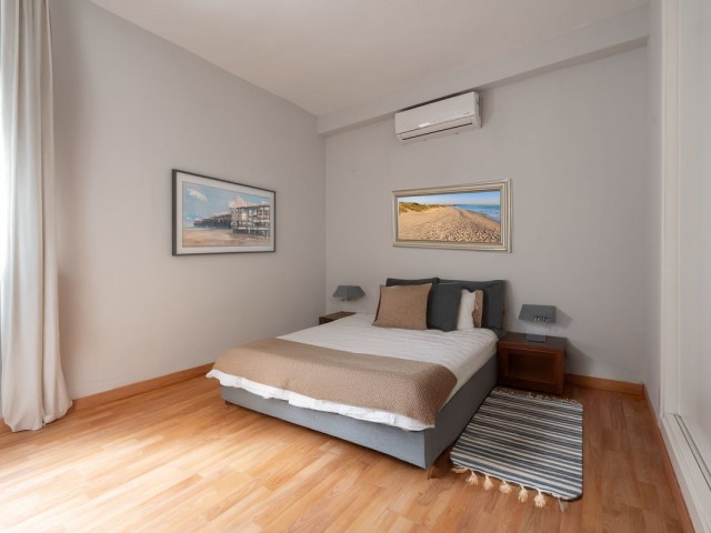 Apartamento con 3 Dormitorios  en Marbella