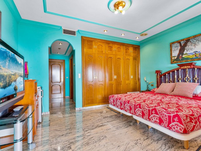 8 Bedrooms Villa in Benalmadena Costa