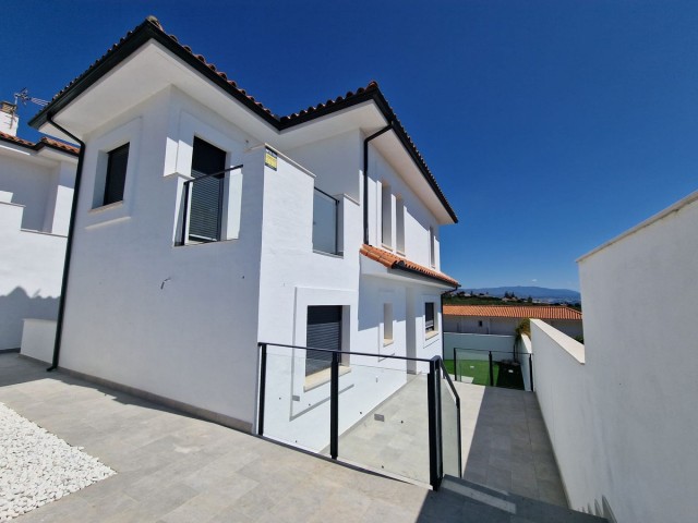 3 Soveroms Villa i Manilva
