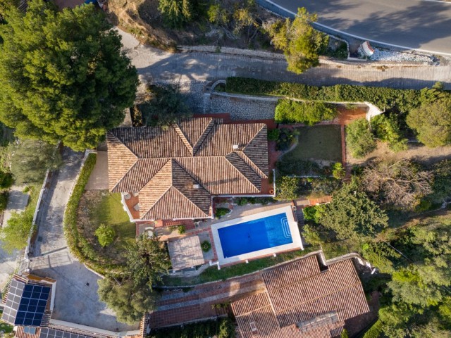 Villa con 4 Dormitorios  en Mijas