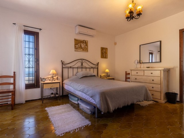 Villa con 4 Dormitorios  en Mijas