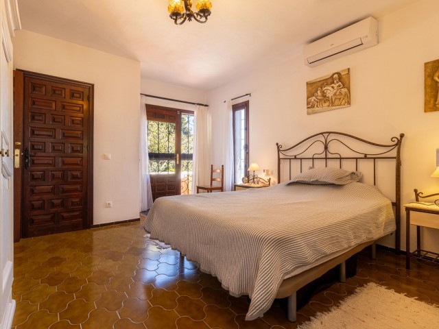 Villa con 4 Dormitorios  en Mijas