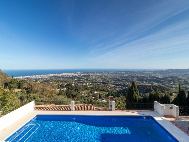 Villa avec 4 Chambres  à Mijas