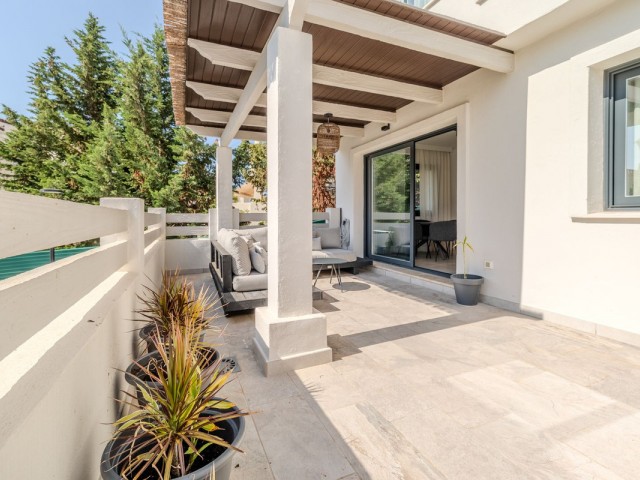 Maison mitoyenne avec 3 Chambres  à Estepona