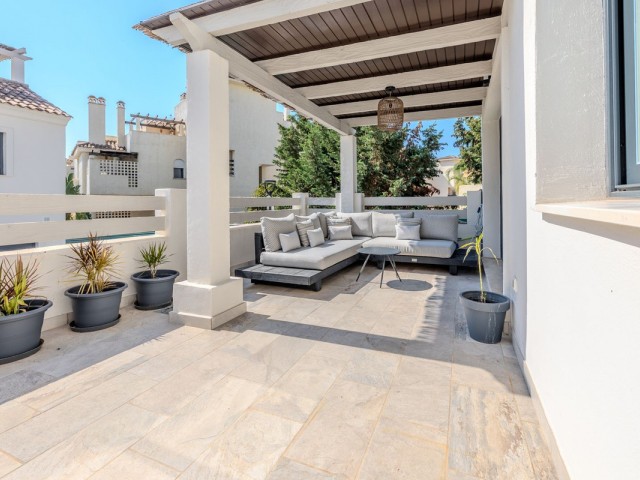 Maison mitoyenne avec 3 Chambres  à Estepona