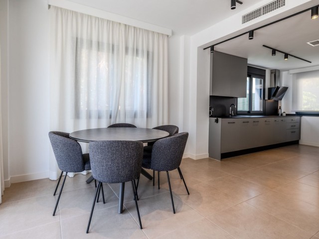 Maison mitoyenne avec 3 Chambres  à Estepona