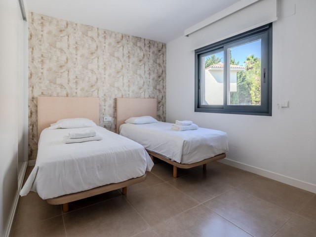 Maison mitoyenne avec 3 Chambres  à Estepona