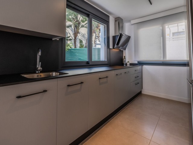 Maison mitoyenne avec 3 Chambres  à Estepona