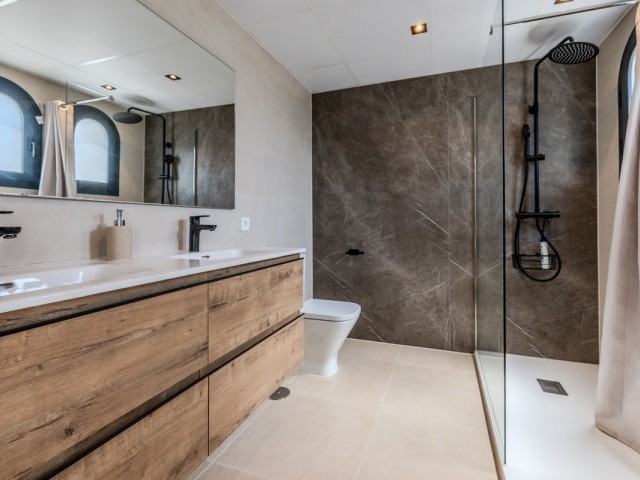 Maison mitoyenne avec 3 Chambres  à Estepona