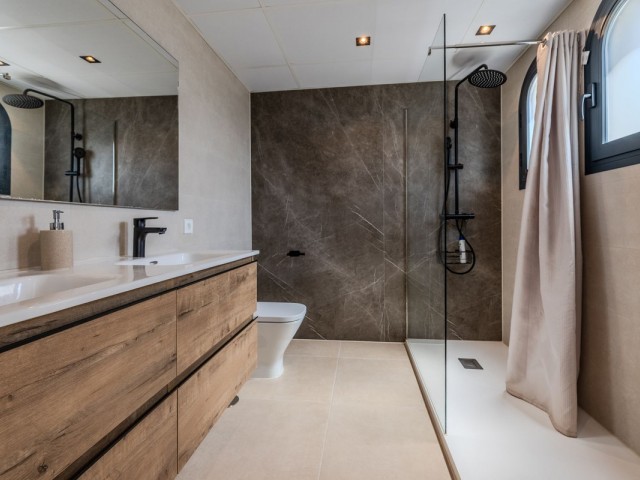 Maison mitoyenne avec 3 Chambres  à Estepona