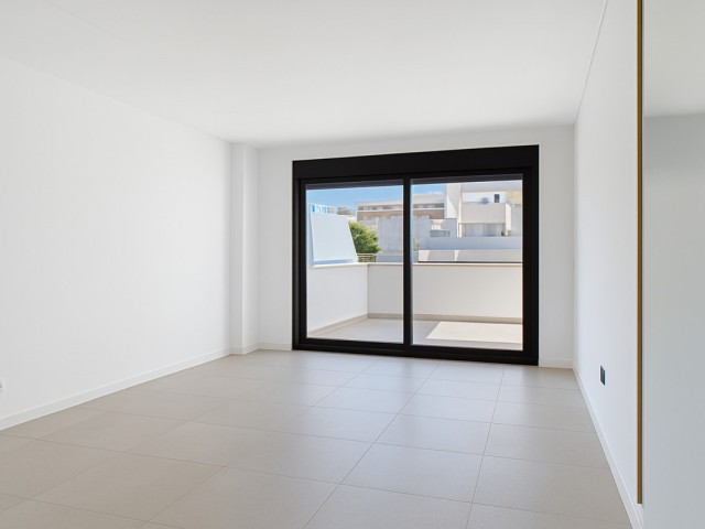 4 Bedrooms Apartment in Estepona