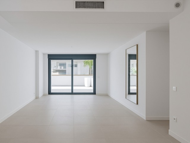 4 Bedrooms Apartment in Estepona