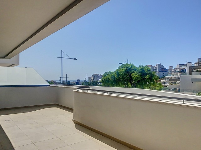 4 Bedrooms Apartment in Estepona