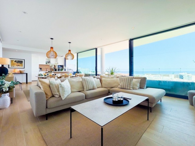 Apartamento con 4 Dormitorios  en Fuengirola