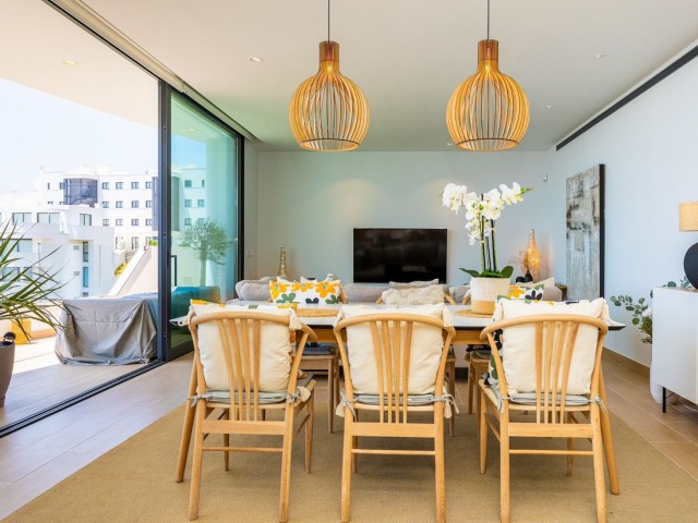 Apartamento con 4 Dormitorios  en Fuengirola