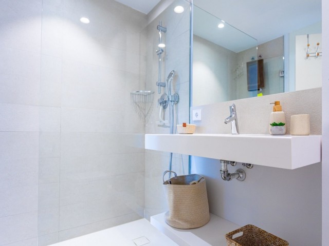 Apartamento con 4 Dormitorios  en Fuengirola