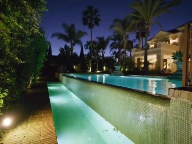 8 Schlafzimmer Villa in Guadalmina Baja