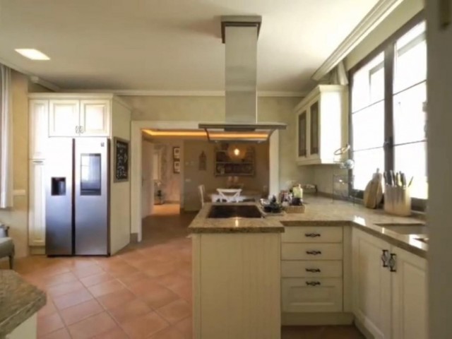 8 Schlafzimmer Villa in Guadalmina Baja
