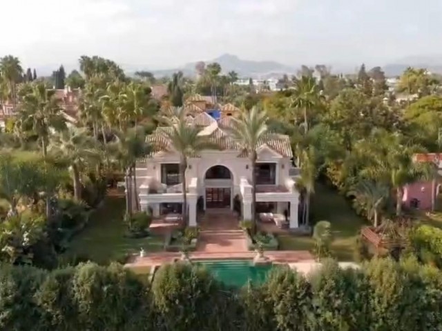 8 Schlafzimmer Villa in Guadalmina Baja