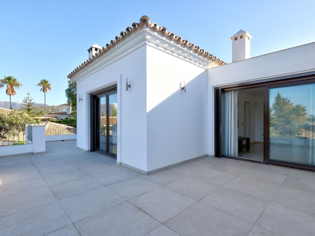 Villa con 5 Dormitorios  en El Rosario