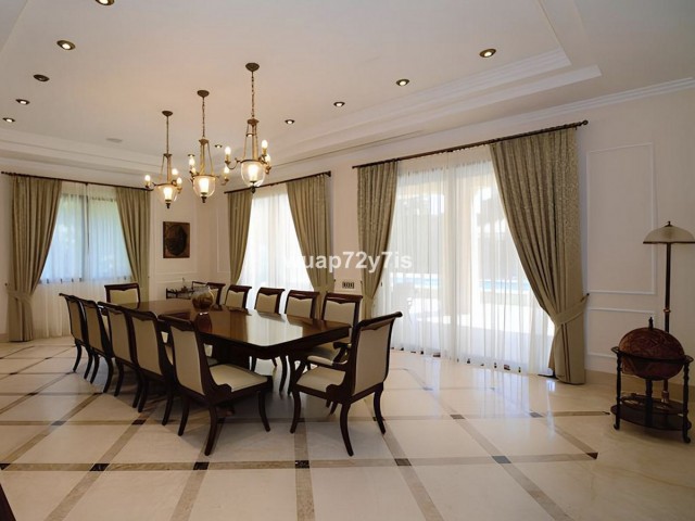 6 Schlafzimmer Villa in Guadalmina Baja