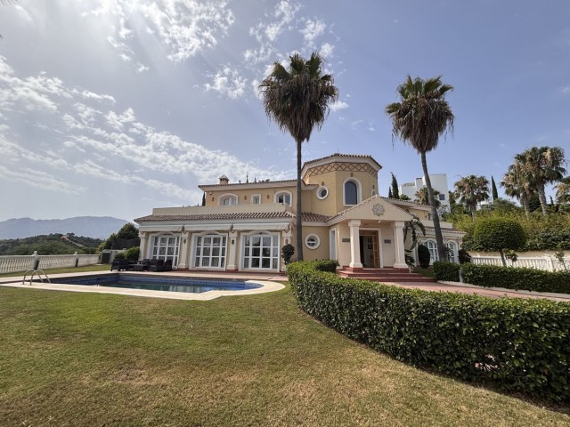 Villa avec 5 Chambres  à Selwo