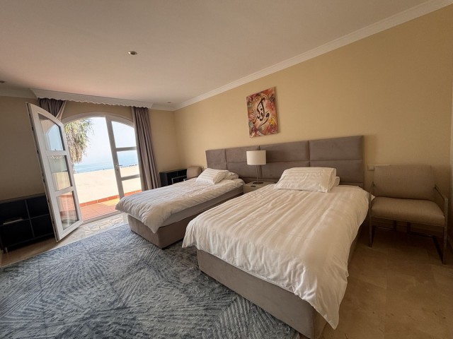 Villa avec 5 Chambres  à Selwo