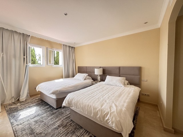 Villa avec 5 Chambres  à Selwo