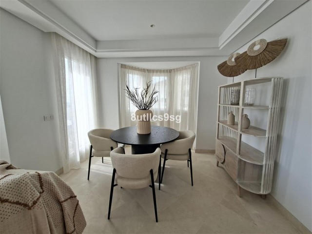 Apartamento con 2 Dormitorios  en Aloha
