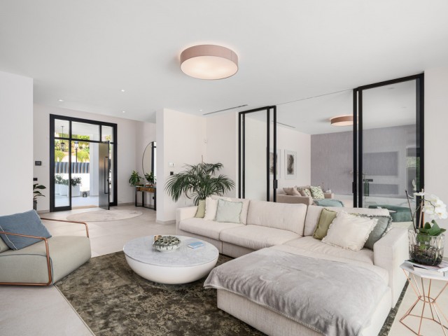 5 Sovrums Villa i Elviria