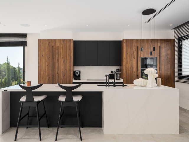 5 Soveroms Villa i Elviria