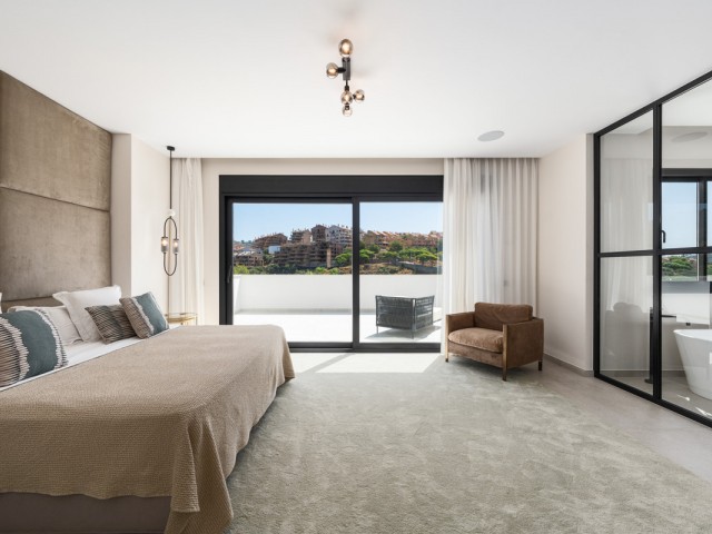 5 Soveroms Villa i Elviria