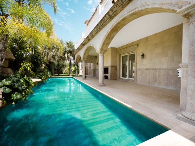Villa con 4 Dormitorios  en Marbella