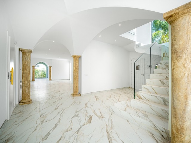Villa con 4 Dormitorios  en Marbella