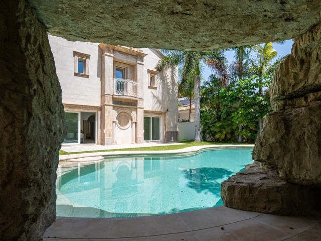 Villa con 4 Dormitorios  en Marbella
